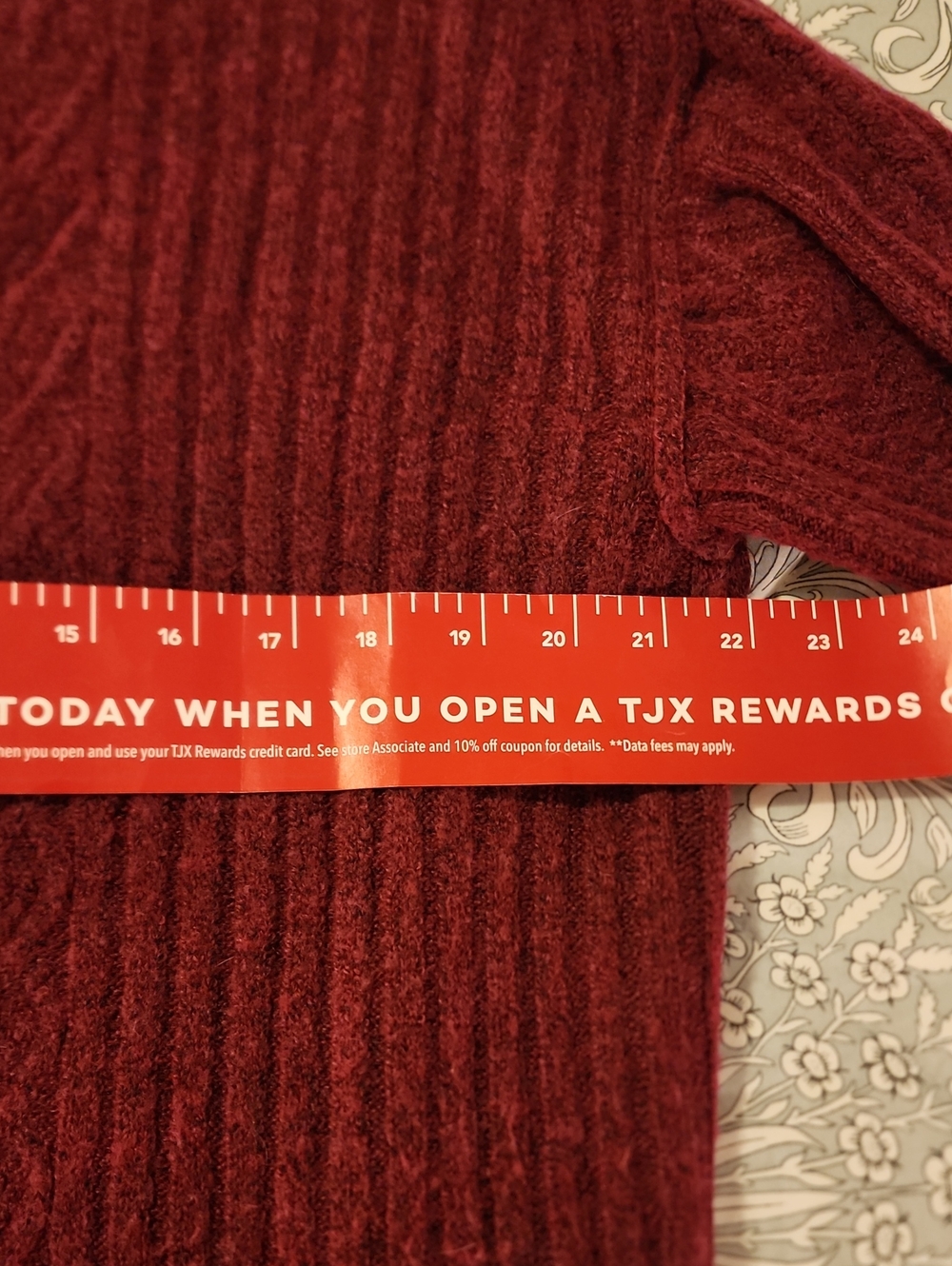 Three Nice Fall Winter Sweaters - Picture 9 of 15